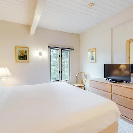 Ptarmigan House Villa
